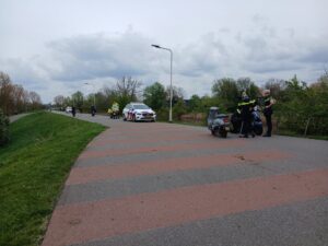 Twee scooterrijders gewond bij ongeval op Huissensedijk in Arnhem